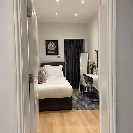 Apartamento Elegant 2 Bed Flat In Chiswick Londres Exterior foto